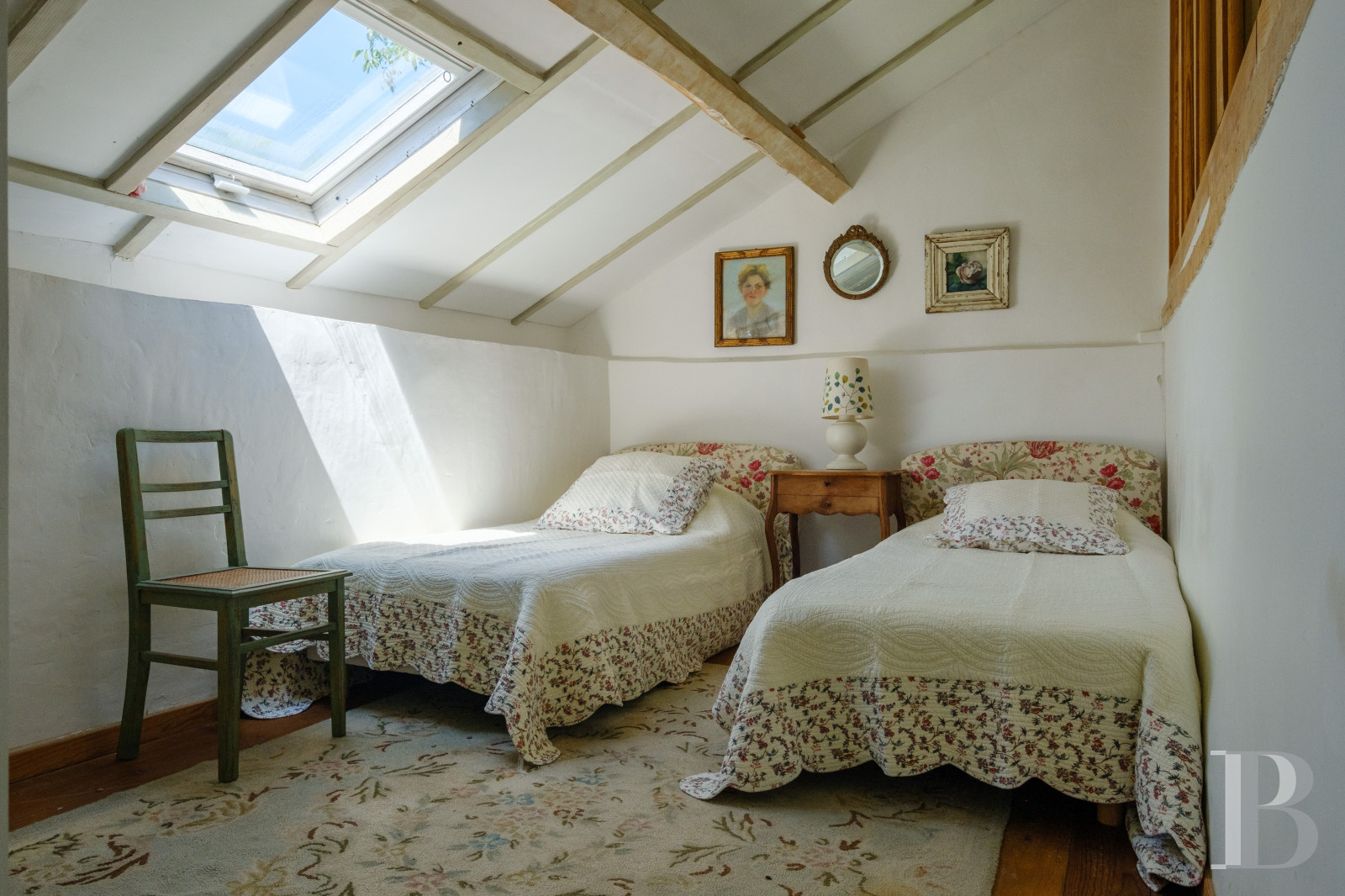 Dans le Gers, à l’ouest de Lectoure, un ancien domaine de production d’armagnac transformé et décoré avec soin - photo  n°52